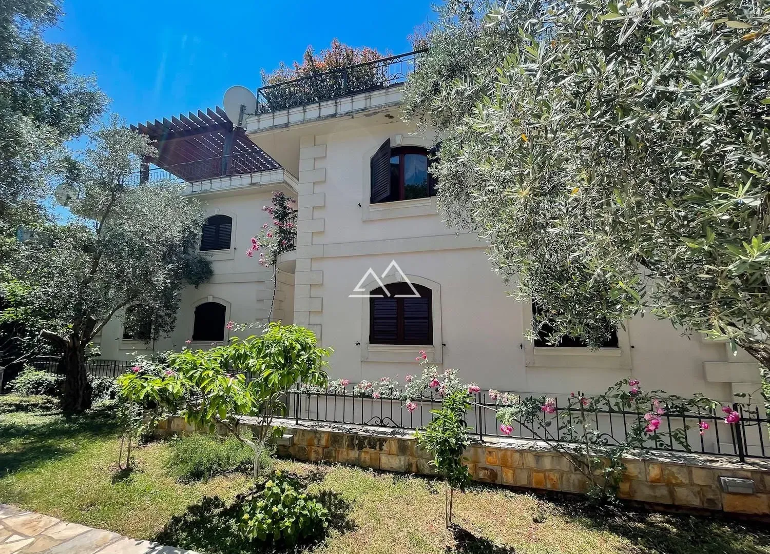 Sale, two bedroom apartment, 86m², Petrovac, Budva