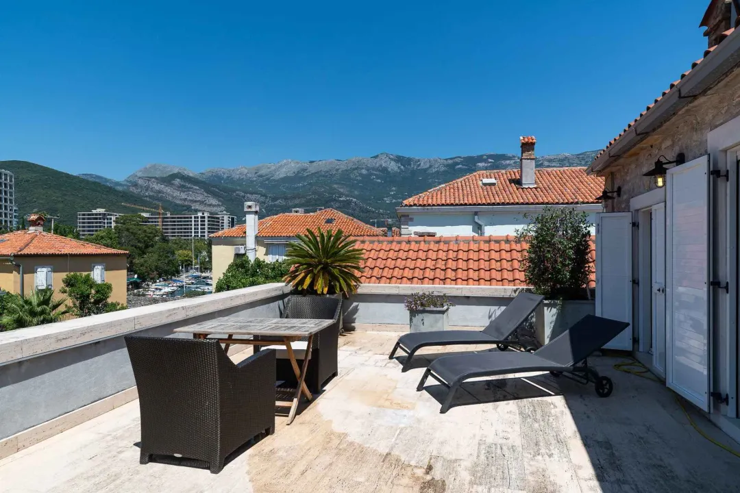 Prodaja, trosoban stan, 192m², Budva, Crna Gora