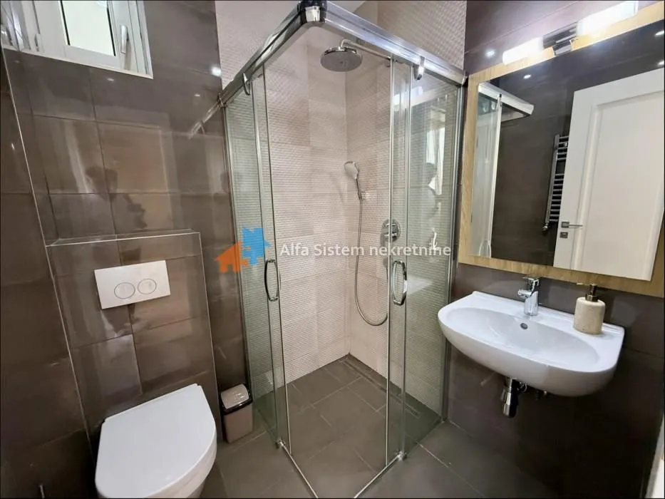 Rent, four bedroom apartment, 185m², Neimar, Vračar Sve Podlokacije