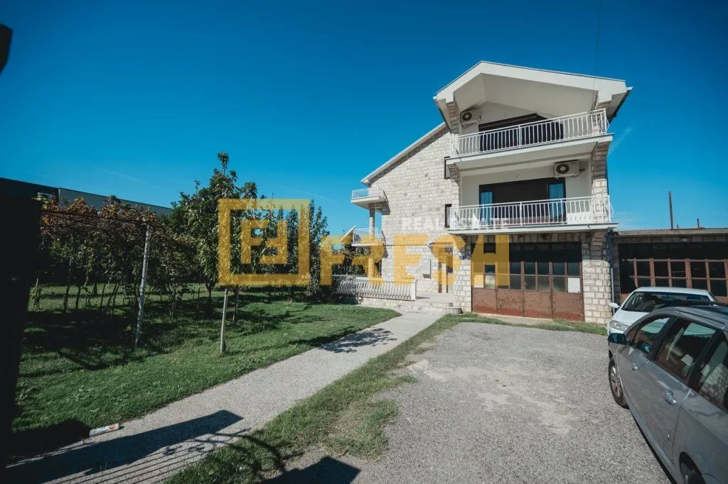 Prodaja, kuća, 400m², Murtovina, Podgorica