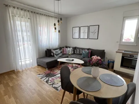 Rent, one bedroom apartment, 40m², Blok 9, Podgorica - image 2