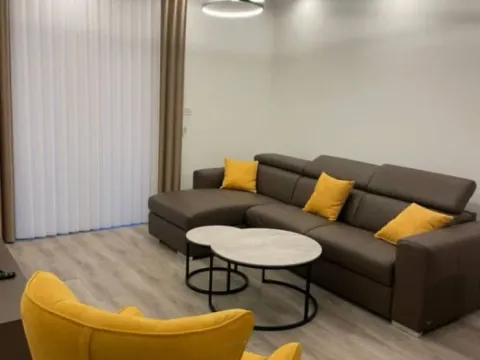 Izdavanje, jednosoban stan, 57m², Bečići, Budva