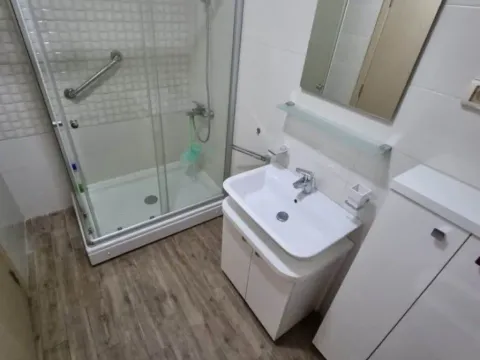 Izdavanje, dvosoban stan, 72m², City Kvart, Podgorica - image 10