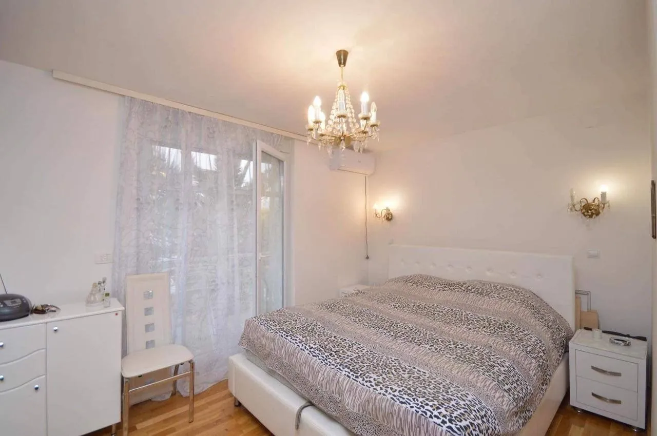 Rent, two bedroom apartment, 92m², Krašići, Tivat