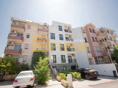 Izdavanje, trosoban stan, 121m², Gorica C, Podgorica - image 25