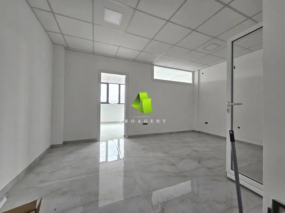 Rent, office space, 1200m², Pantelej, Niš