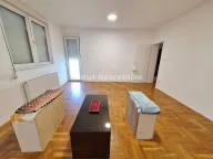 Izdavanje, trosoban stan, 65m², Centar, Novi Sad - image 11