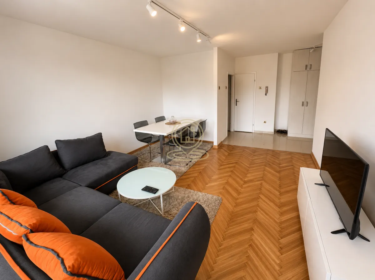 Rent, two bedroom apartment, 54m², Kalenić Pijaca, Vračar Sve Podlokacije
