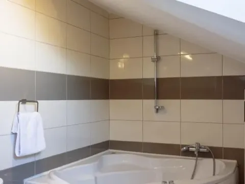 Izdavanje, dvosoban stan, 110m², Tivat, Crna Gora - image 9