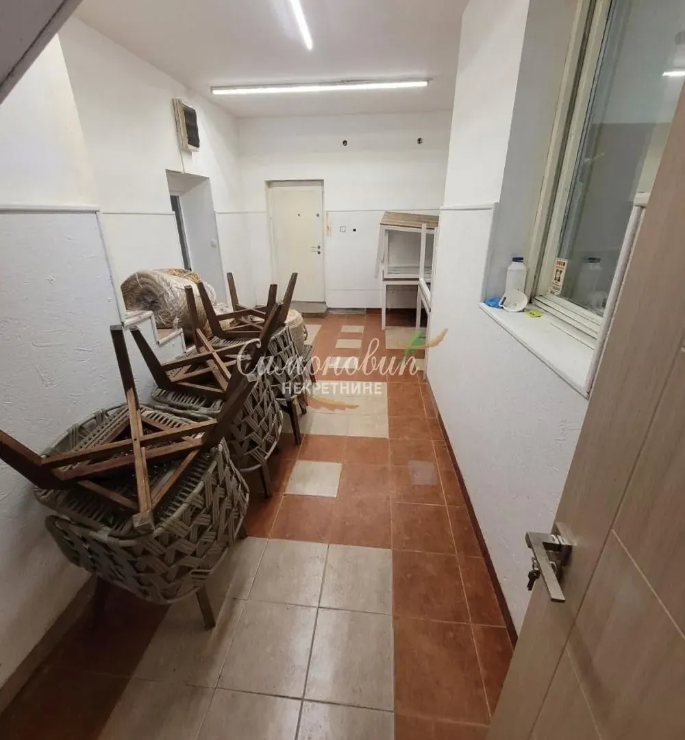 Izdavanje, poslovni prostor, 160m², Ledine, Beograd