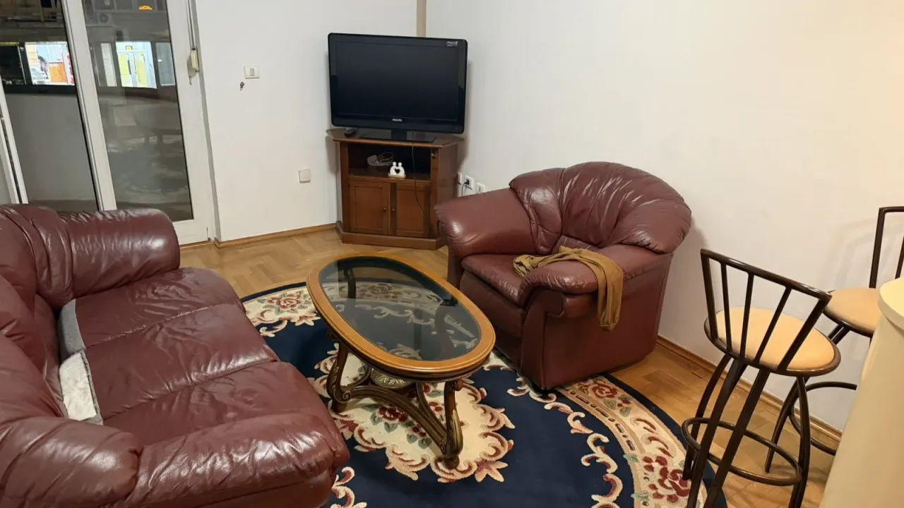 Izdavanje, jednosoban stan, 45m², Stari Aerodrom, Podgorica