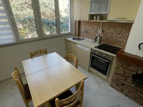 Rent, two bedroom apartment, 70m², Centar, Tivat - image 2