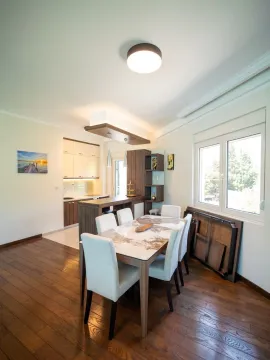 Sale, two bedroom apartment, 89m², Bečići, Budva - image 2