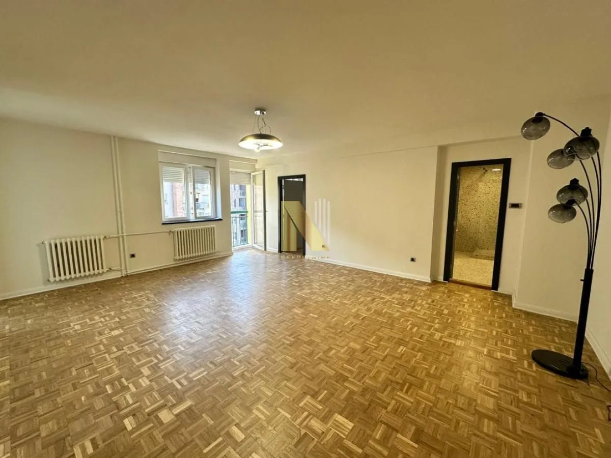 Prodaja, dvosoban stan, 64m², Adamovićevo Naselje, Novi Sad Sve Podlokacije