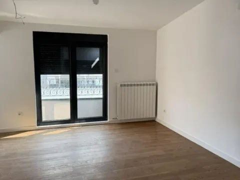 Sale, three bedroom apartment, 75m², Lekino Brdo, Voždovac Sve Podlokacije