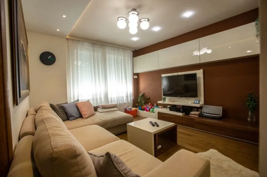 Sale, four bedroom apartment, 176m², Grbavica, Novi Sad Sve Podlokacije