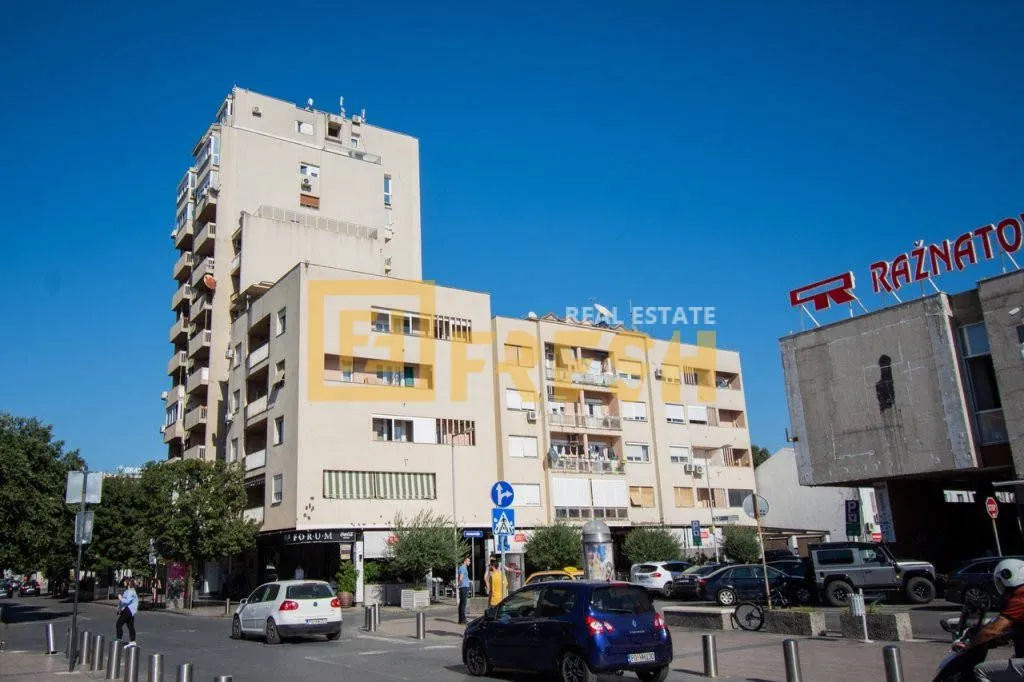 Prodaja, trosoban stan, 100m², Centar, Podgorica