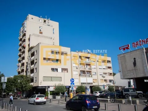 Prodaja, trosoban stan, 100m², Centar, Podgorica