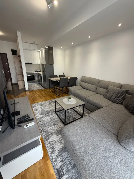 Rent, one bedroom apartment, 40m², Stari Aerodrom, Podgorica