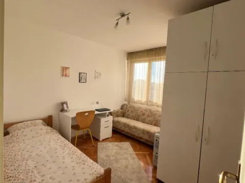 Izdavanje, trosoban stan, 132m², Centar, Bar - image 13