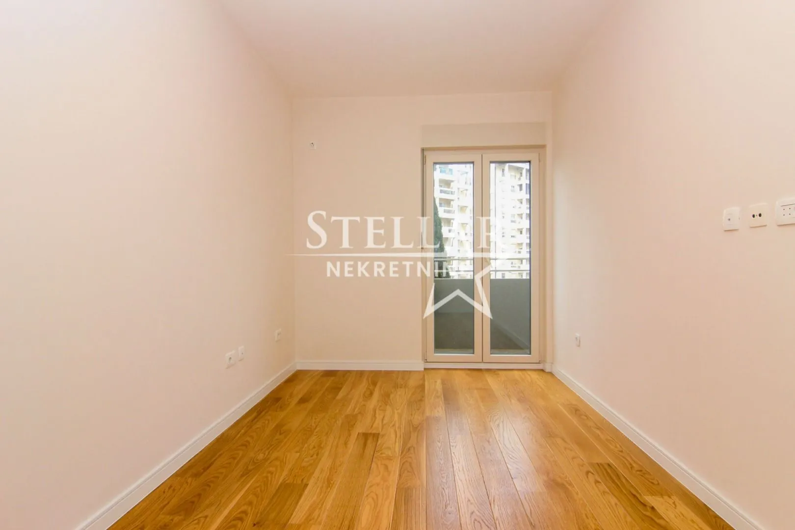 Rent, office space, 40m², Central Point, Podgorica