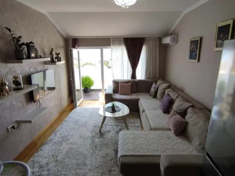 Izdavanje, jednosoban stan, 50m², Kalimanj, Tivat - image 3