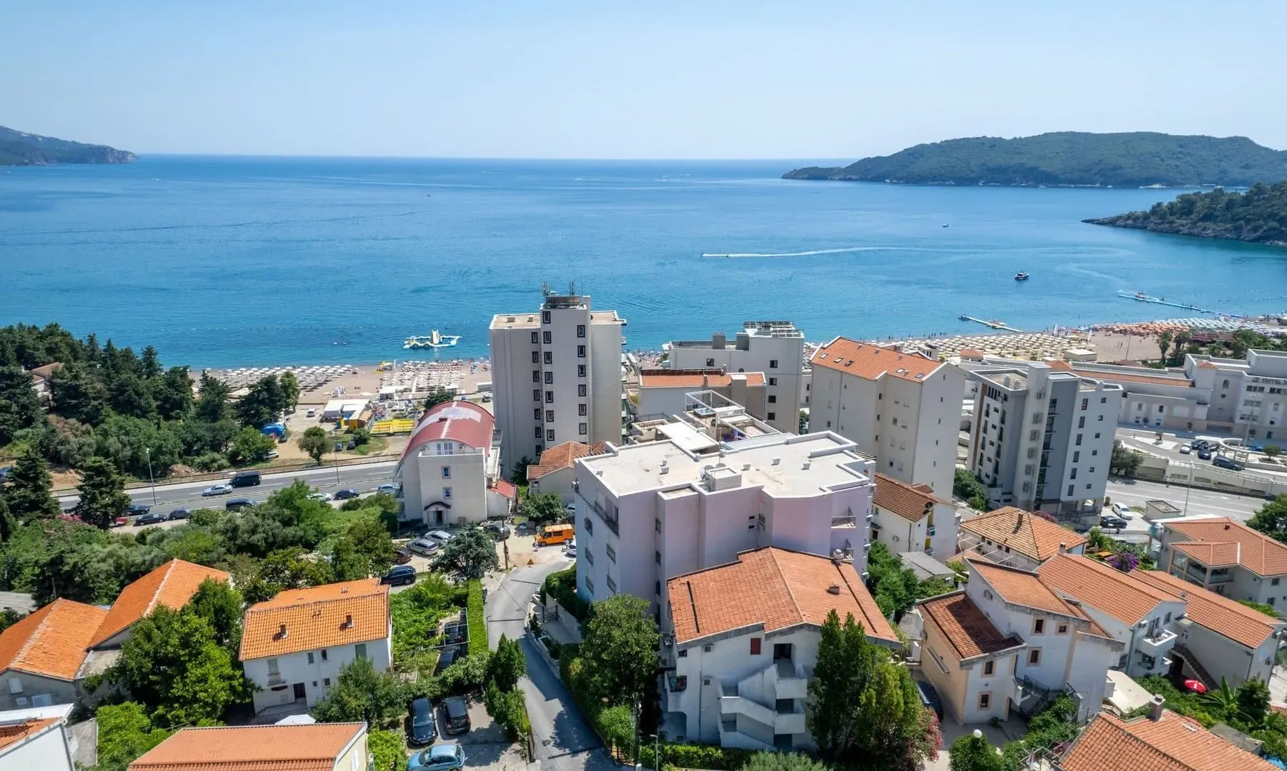 Sale, two bedroom apartment, 265m², Bečići, Budva