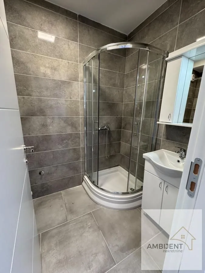 Izdavanje, dvosoban stan, 44m², Centar, Stara Pazova