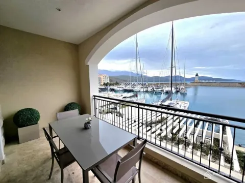 Prodaja, garsonjera, 46m², Tivat, Crna Gora