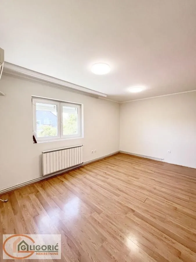 Sale, house, 453m², Sremčica, Beograd