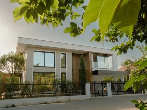 Izdavanje, kuća, 262m², Gornja Gorica, Podgorica - image 8