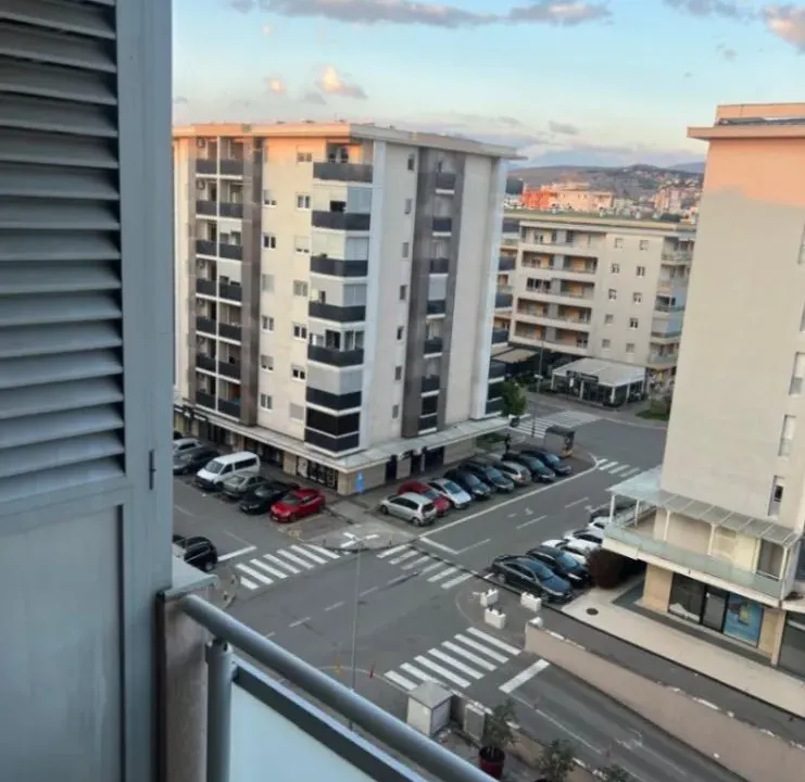 Izdavanje, jednosoban stan, 43m², City Kvart, Podgorica