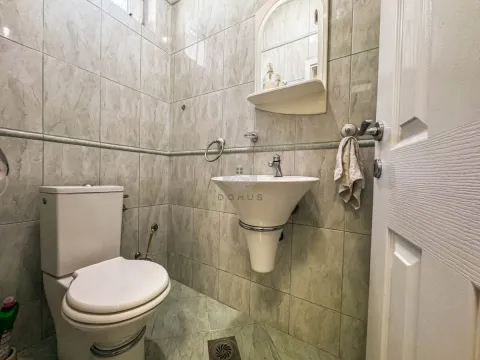 Izdavanje, kuća, 250m², Zagorič, Podgorica - image 12