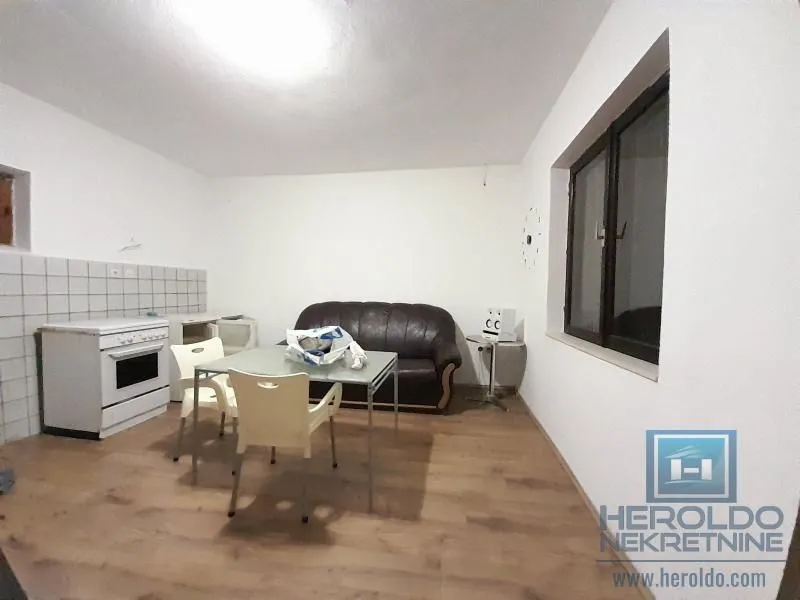 Prodaja, kuća, 310m², Tavrića obori, Jagodina