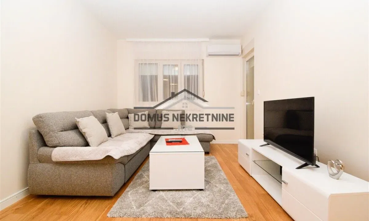 Rent, one bedroom apartment, 49m², Central Point, Podgorica