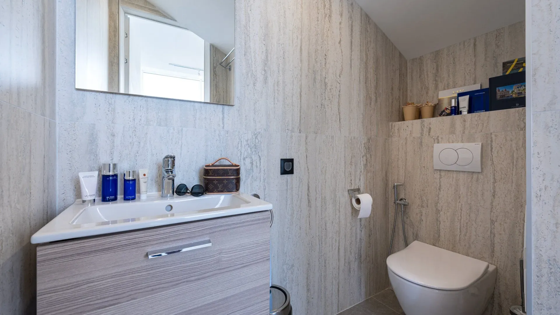 Rent, one bedroom apartment, 68m², Krašići, Tivat