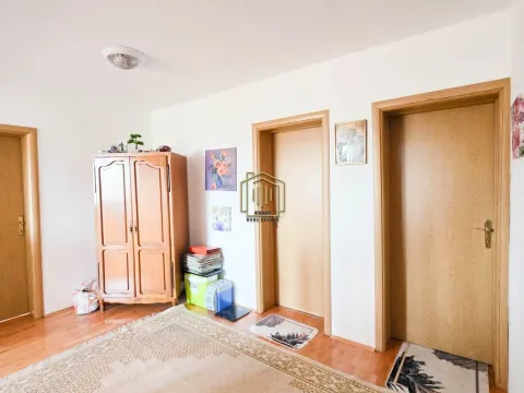 Prodaja, kuća, 350m², Zlatica, Podgorica - image 13