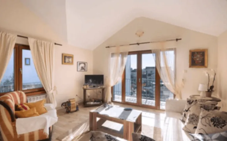 Izdavanje, stan, 80m², Podkošljun, Budva