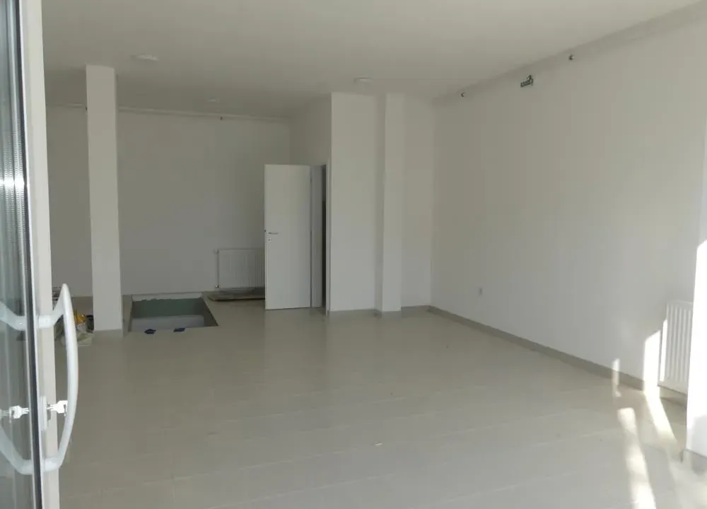 Prodaja, poslovni prostor, 75m², Pivara, Jagodina