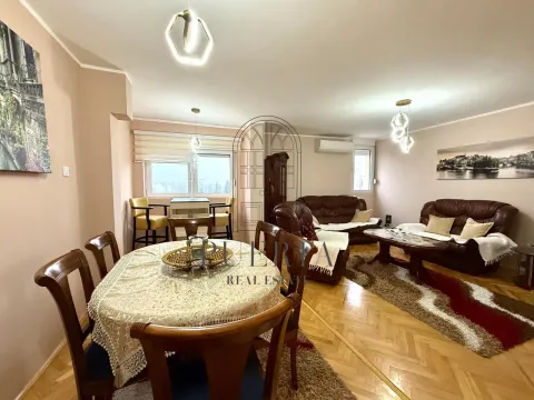 Rent, two bedroom apartment, 78m², Blok 5, Podgorica - image 3