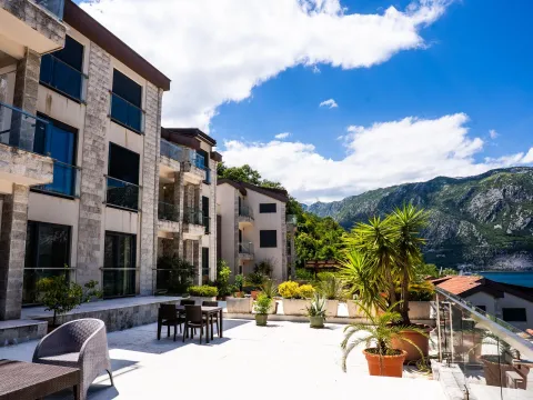 Sale, three bedroom apartment, 268m², Kostanjica, Kotor - image 15