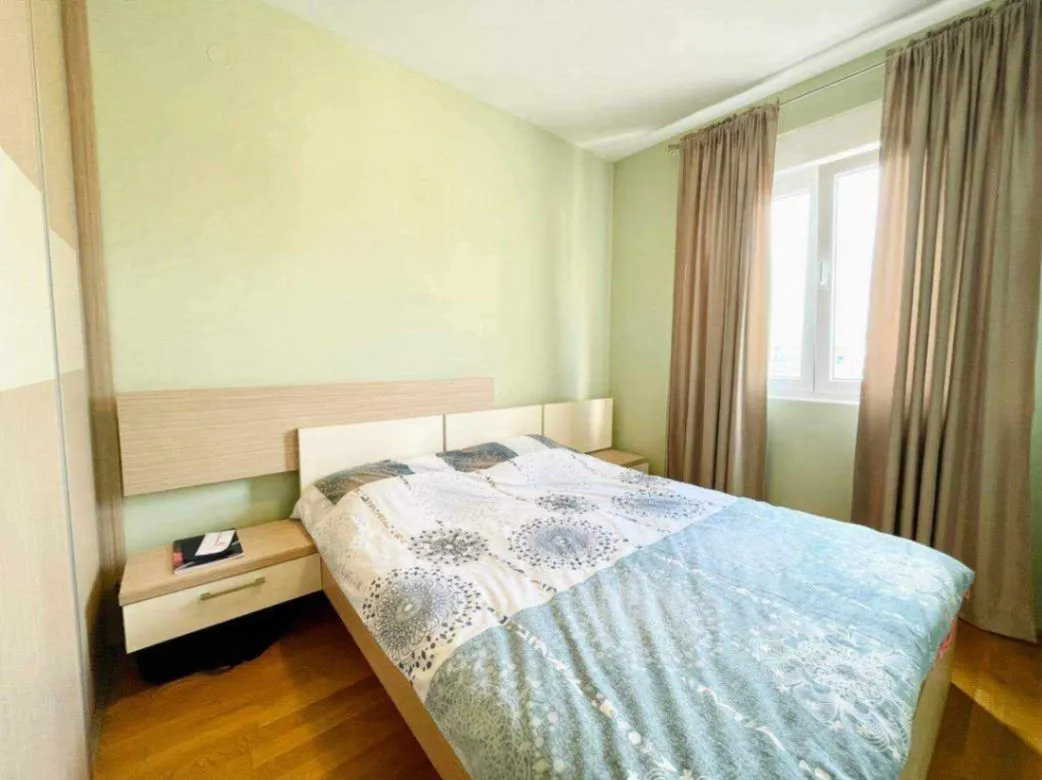 Izdavanje, dvosoban stan, 60m², Stari Aerodrom, Podgorica