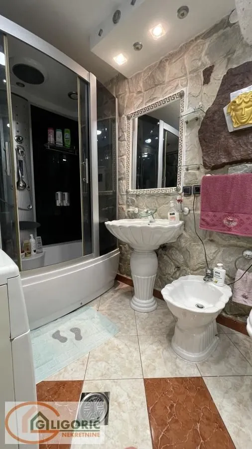 Sale, three bedroom apartment, 57m², Karaburma, Palilula Sve Podlokacije