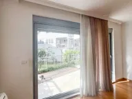 Izdavanje, dvosoban stan, 92m², Centar, Tivat - image 6