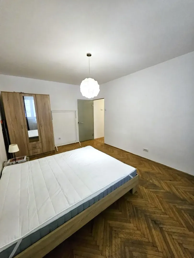 Izdavanje, dvosoban stan, 41m², Stari Grad, Beograd