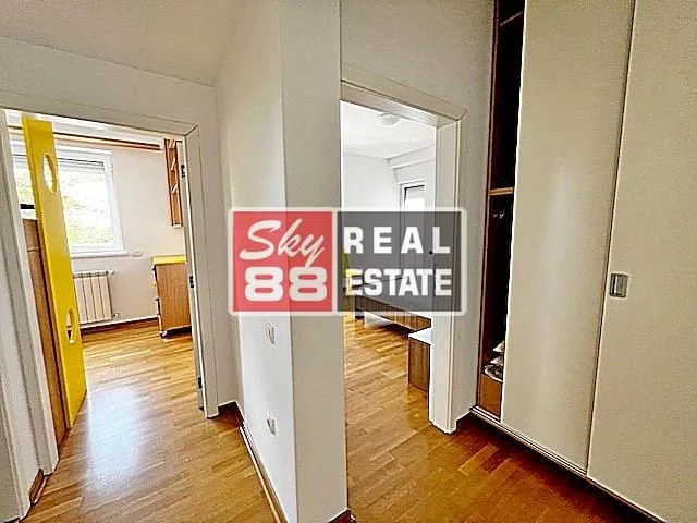 Rent, four bedroom apartment, 157m², Savski Venac, Beograd