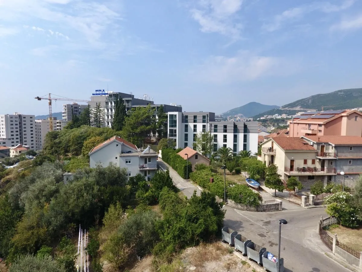 Prodaja, plac, 700m², Bečići, Budva