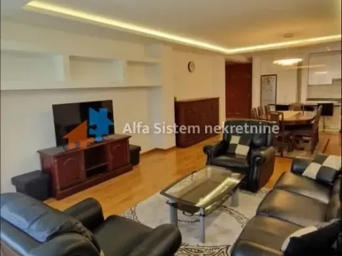 Izdavanje, četvorosoban stan, 126m², Kalenić Pijaca, Vračar Sve Podlokacije
