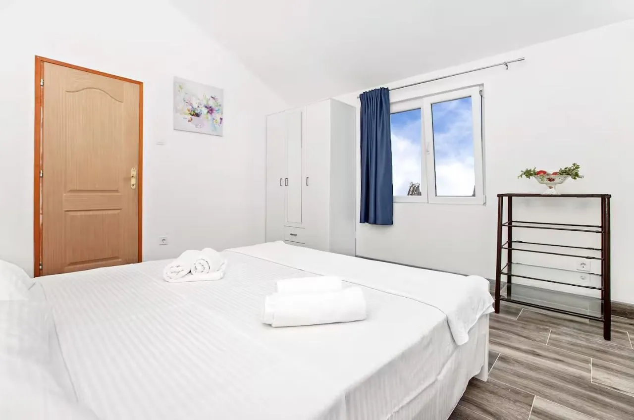 Rent, house, 110m², Tivat, Crna Gora