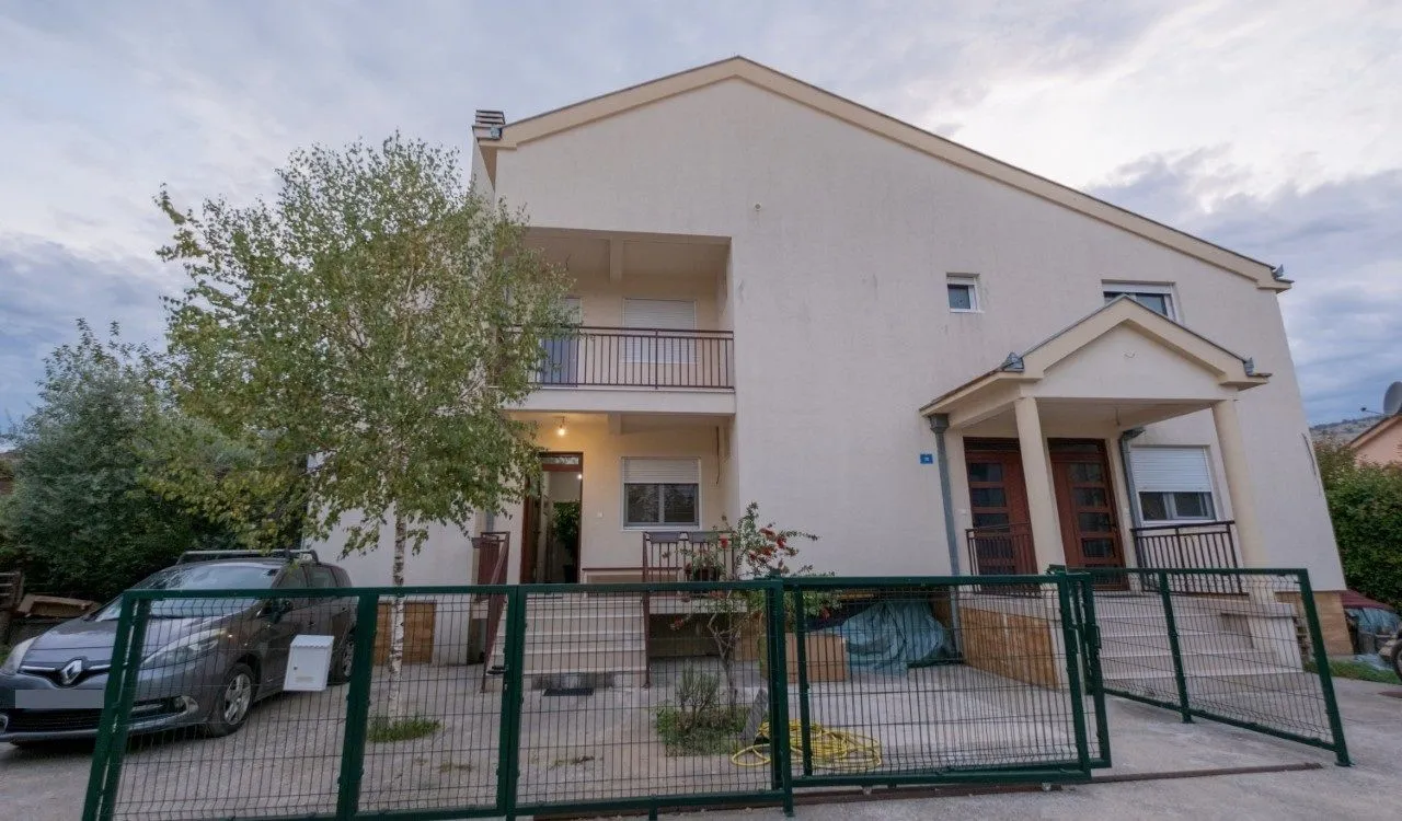 Rent, house, 220m², Podgorica, Crna Gora
